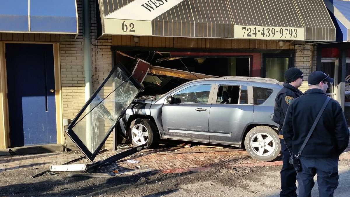 Car crashes into Uniontown business