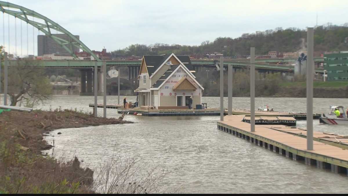 House seen floating down Allegheny River