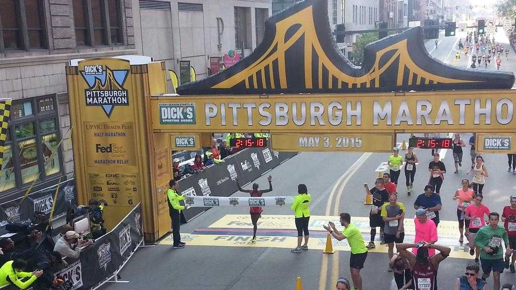 LOOK BACK: 2015 Pittsburgh Half & Full Marathon