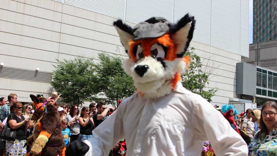Gallery: Anthrocon 2015, fursuit parade