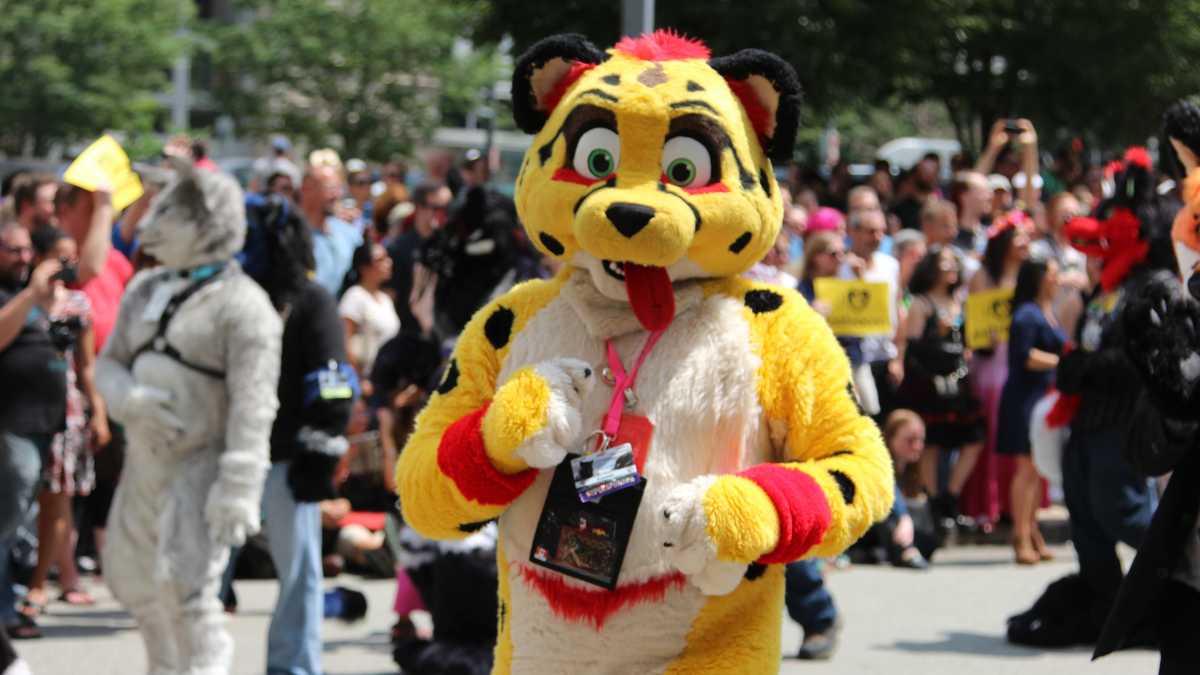 Gallery: Anthrocon 2015, fursuit parade