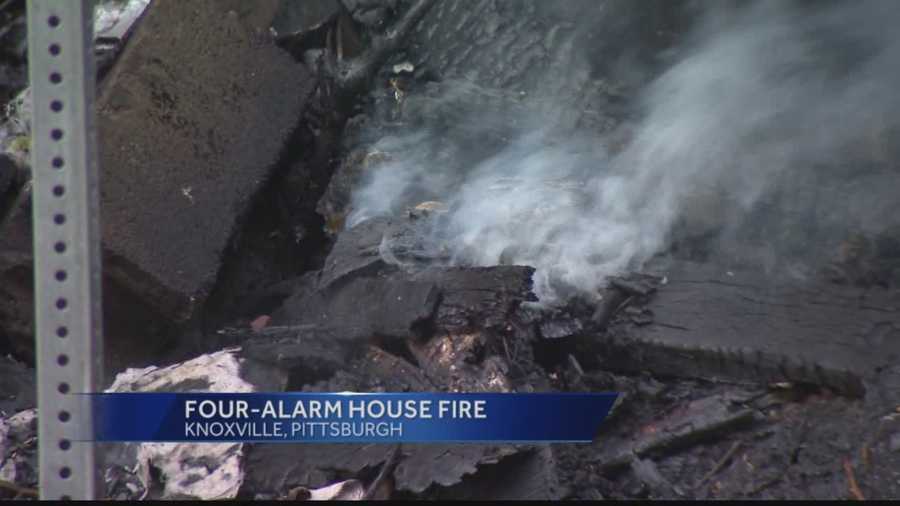 11 displaced after Knoxville fire destroys 2 homes