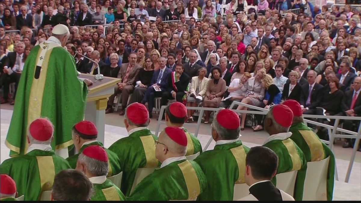 Pope Francis Wraps Up Joyful Us Visit With Big Open Air Mass