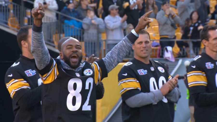 Pittsburgh Steelers Ben Roethlisberger and Jerame Tuman celebrate