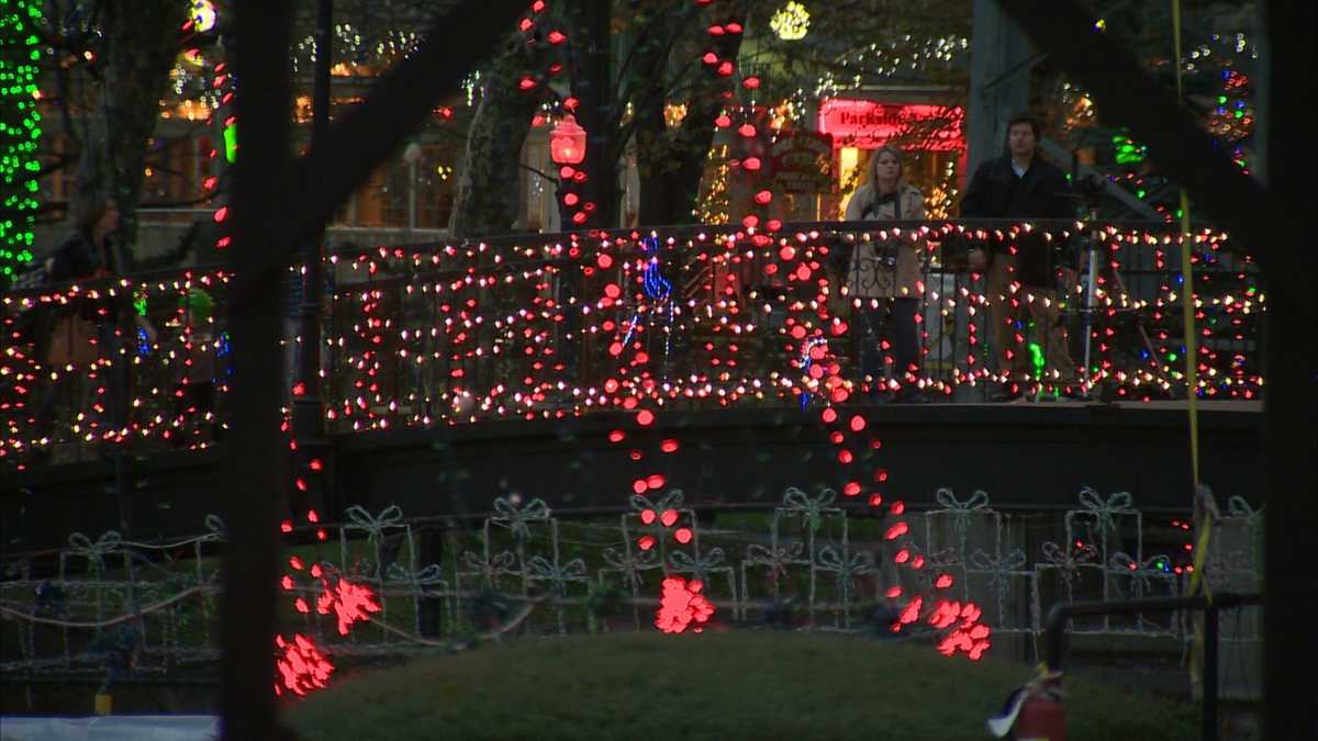 Photos Kennywood's Holiday Lights