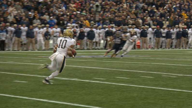 Quadree Henderson returned the opening kickoff 100 yards for a Pitt touchdown against Navy in the Military Bowl.