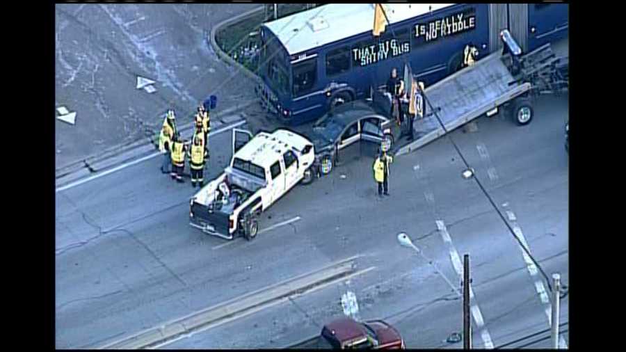 Bus involved in multivehicle, rushhour crash on McKnight Road