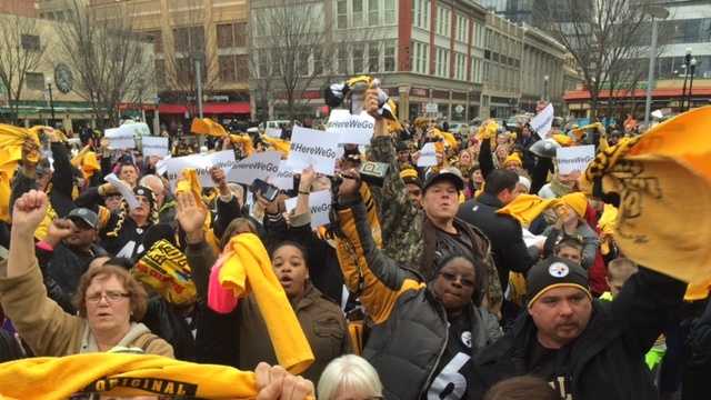 Steeler Rally In photos: The 'Steelers Friday' playoff rally at Market Square
