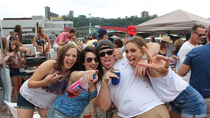 PHOTOS: Kenny Chesney fans party in the lots before 'Spread the Love' tour