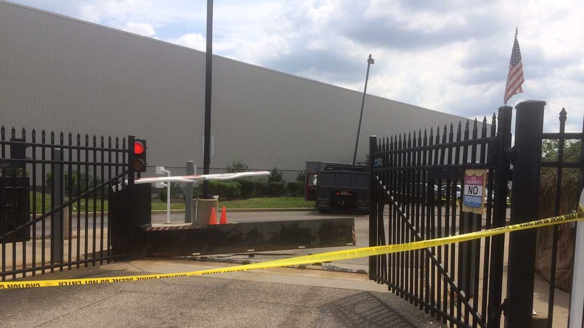 Photos Dump truck driver rams front gate of Pittsburgh FBI building