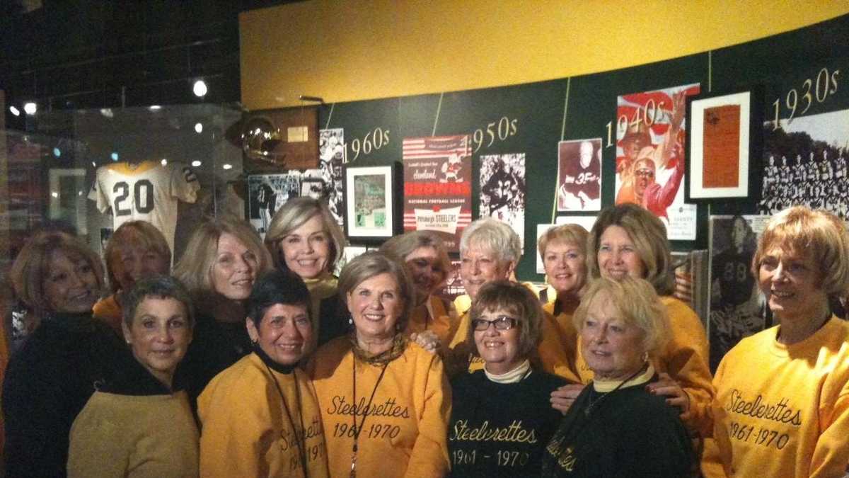 Former Steelers Cheerleaders Reunite