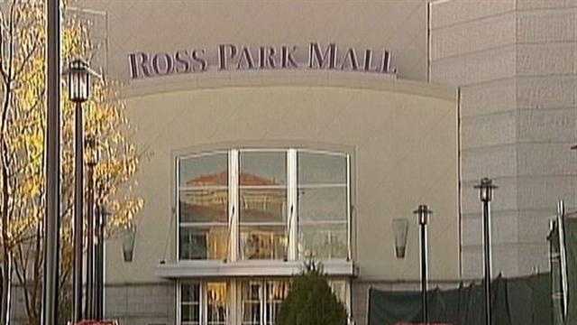 Man, 18, accused of using fake bills at Ross Park Mall