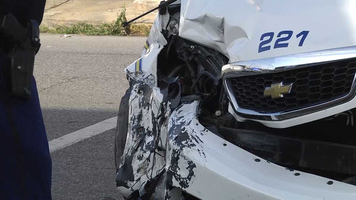 Birmingham police officer involved in morning wreck
