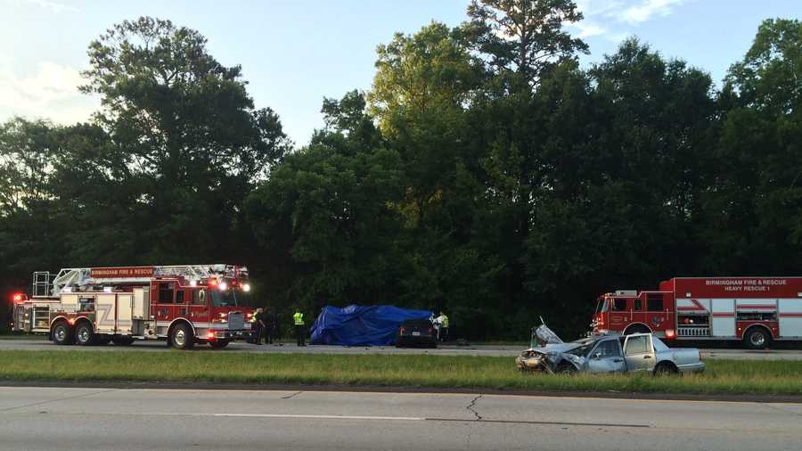 Double fatal wreck shuts down parts of I59 north in Birmingham