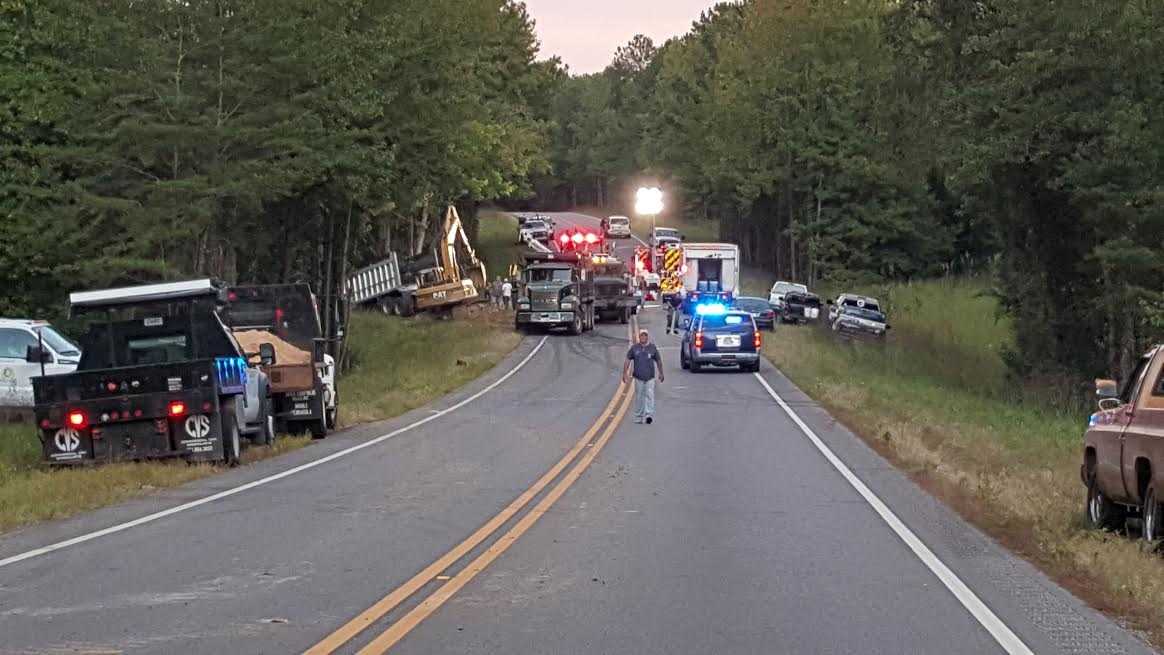 Hwy. 195 in Winston Co. closed after coal truck wreck