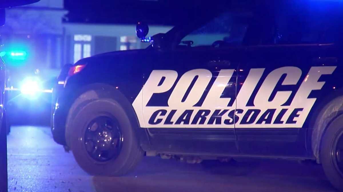 Mississippi officer shot investigating robbery