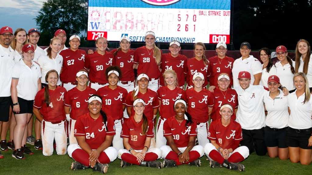 Alabama Beats Washington Advances To Womens College World Series