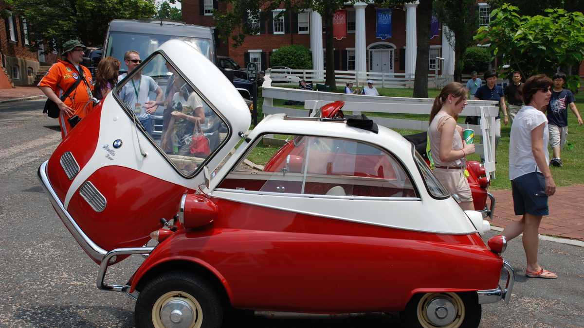 Photos Old Salem BMW Show