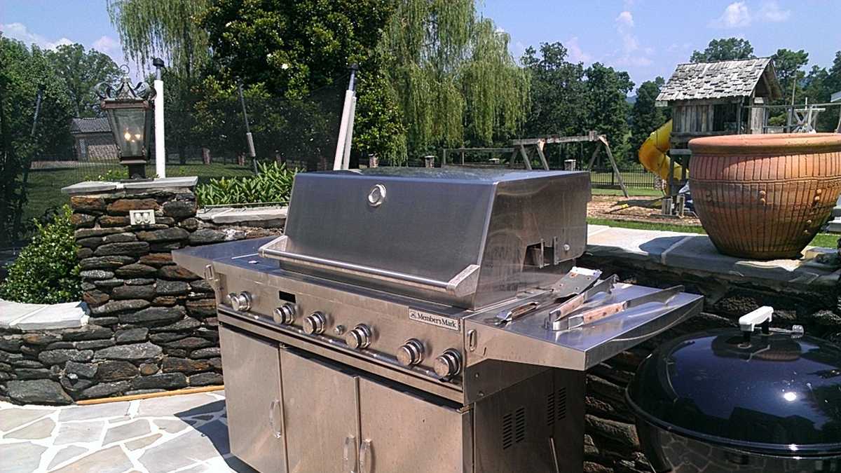 Images Junior Johnson estate tour