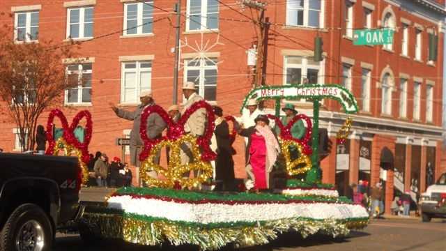 Mount Airy Nc Christmas Parade 2022 Images: Mount Airy Christmas Parade