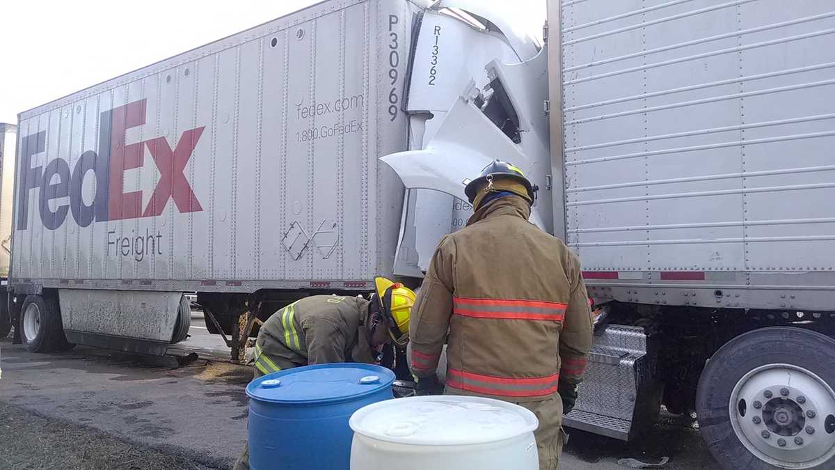 Images I77 crash in Surry County