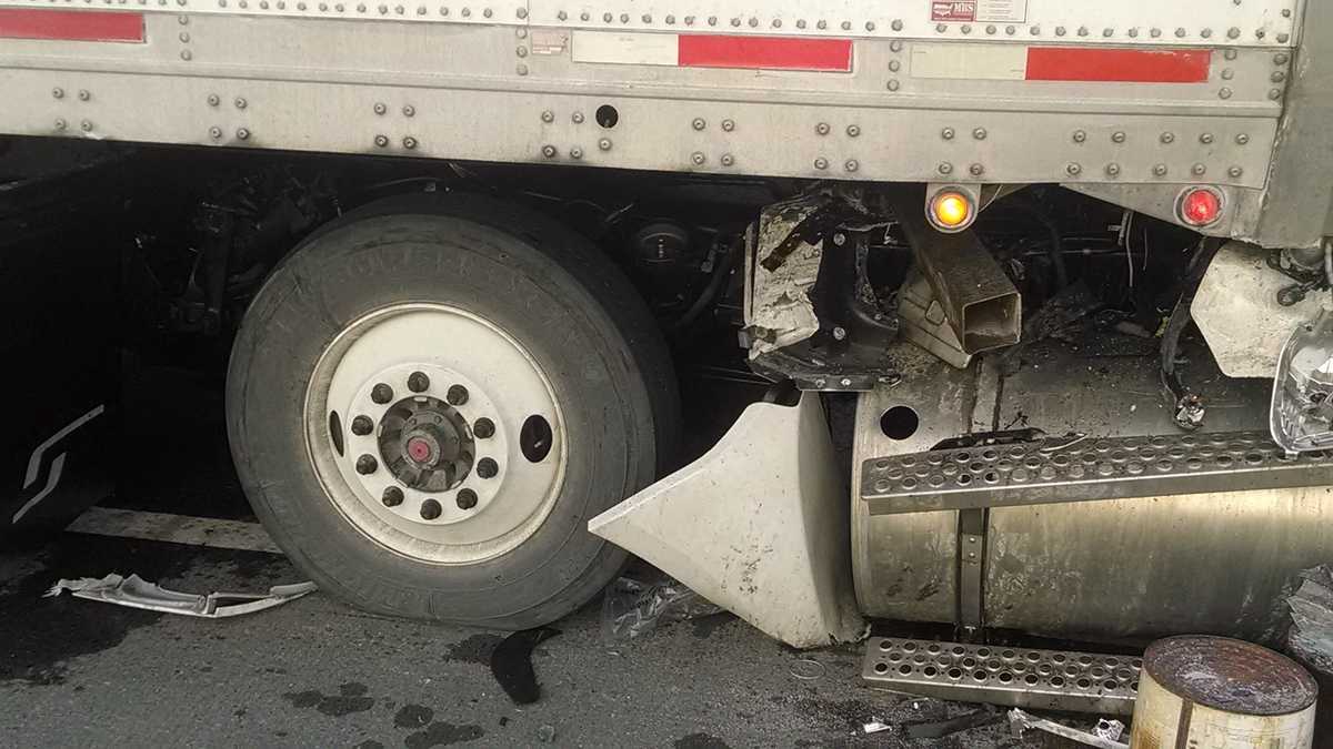 Images I77 crash in Surry County