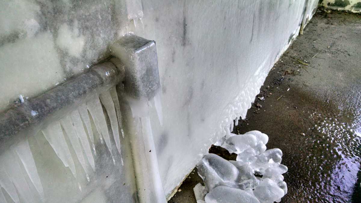 Images What does car wash look like frozen?