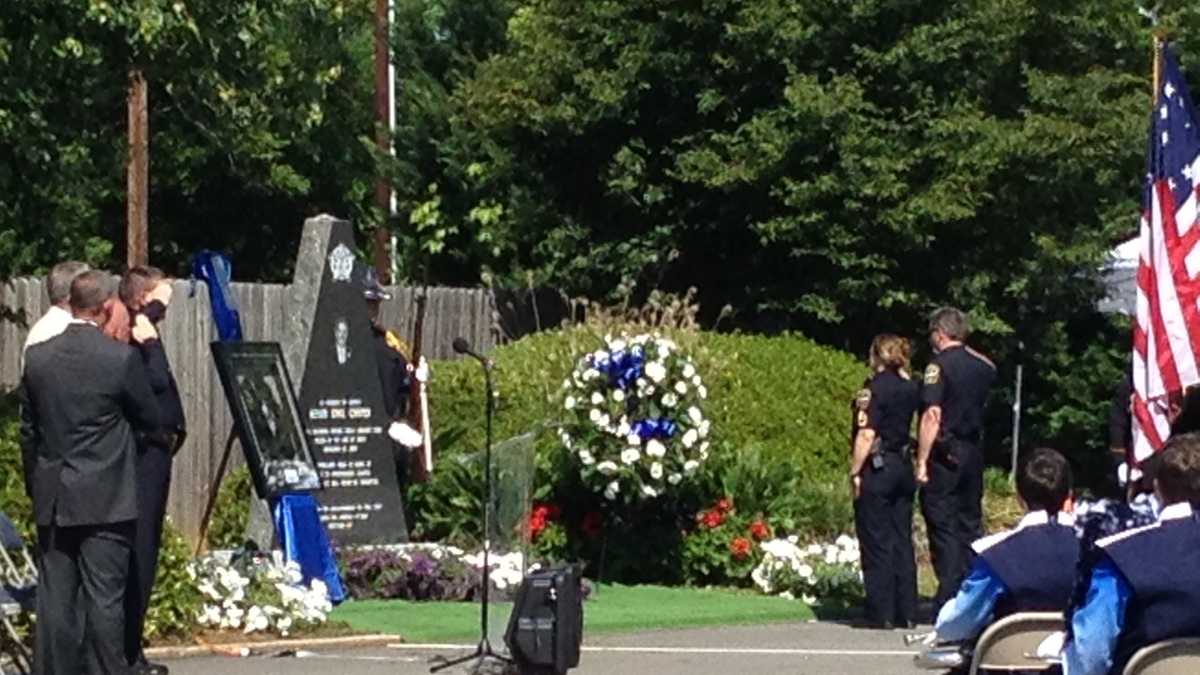 Pictures: Fallen deputy memorial