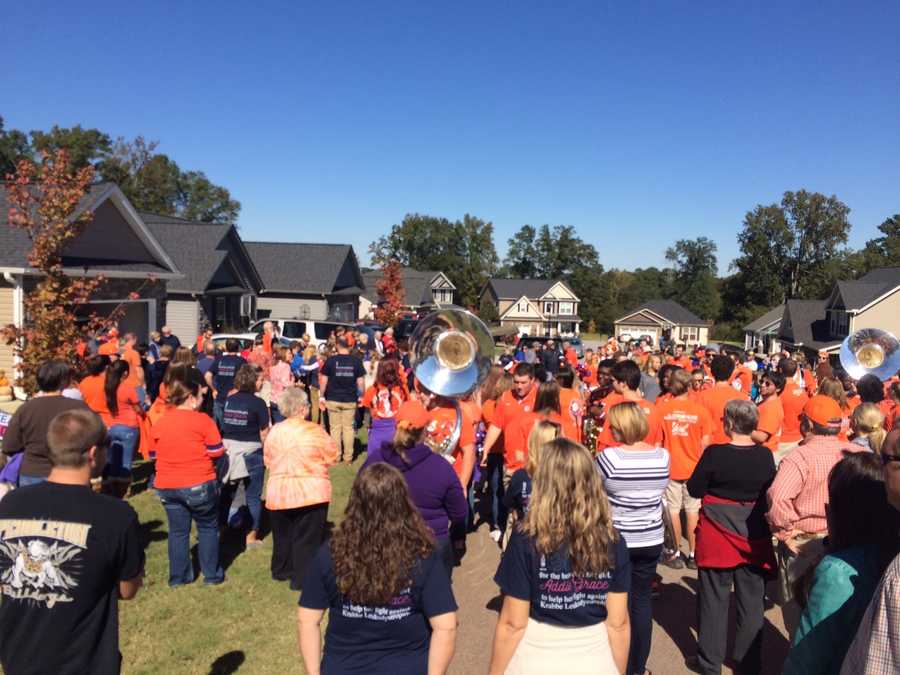 Pictures Clemson holds pep rally for parents of terminally ill child