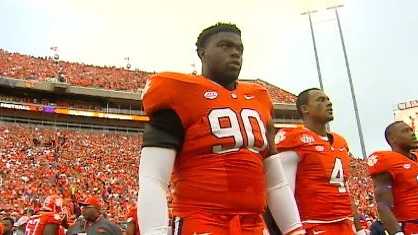 Clemson star Shaq Lawson gives update on knee injury