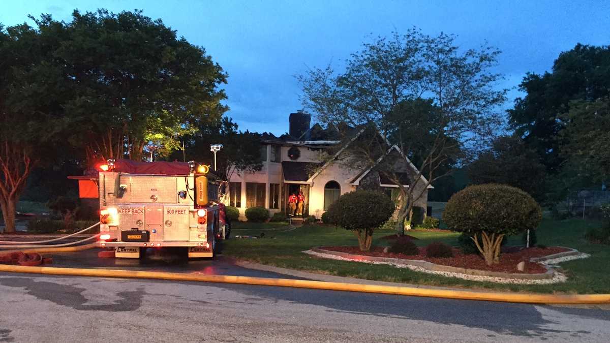 Early morning fire destroys Upstate home