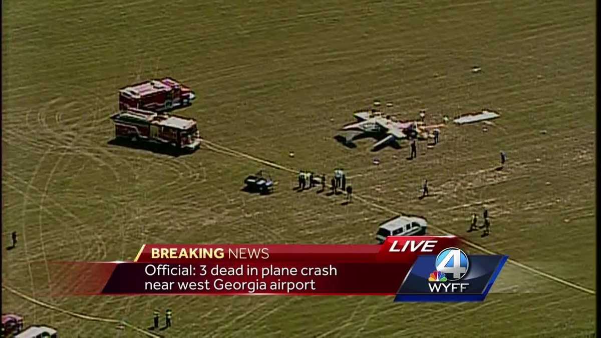 3 people killed when planes collide in