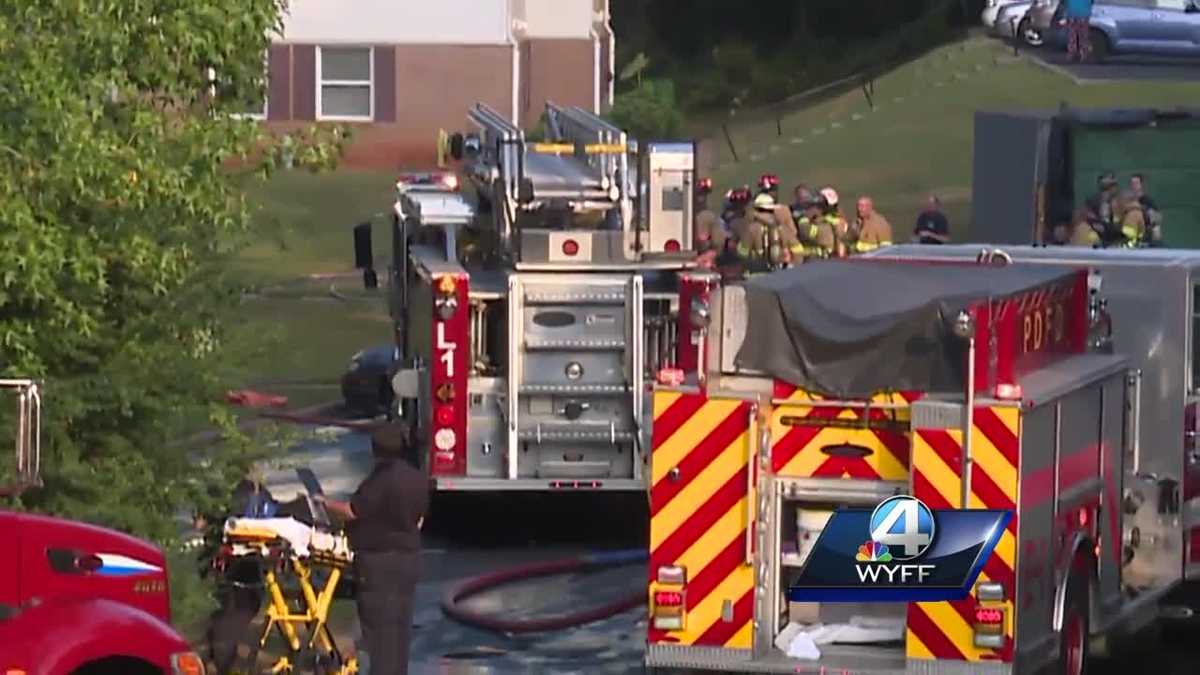 Candle sparks fire at Greenville County apartment complex, fire chief says