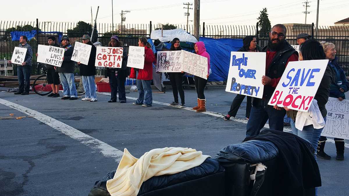 Photos Protesters Block Salinas Homeless Camp Sweep Photos Protesters Block Salinas Homeless Camp Sweep