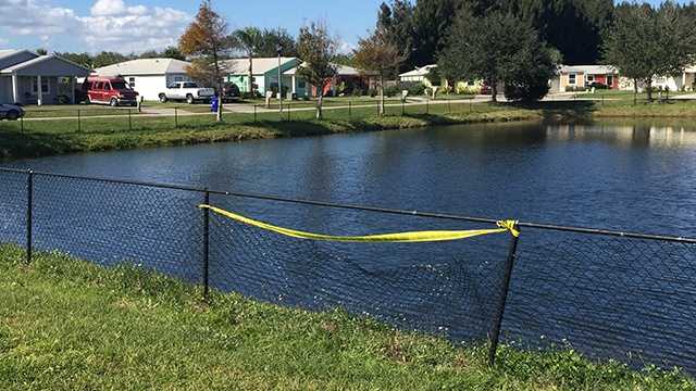 IRCSO deputies, Explorer rescue 3 after car plunges into canal
