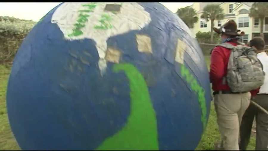Erik Bendl wants people to know more about diabetes, so he left his home in Lexington, Kentucky, and started walking, pushing an enormous globe with him everywhere he goes.
