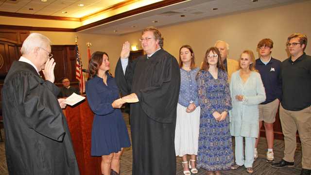 New Rankin County judge takes oath of office 