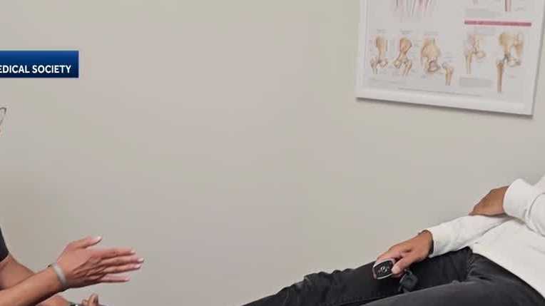 Black orthopedic surgeon in Florida mentors aspiring doctors