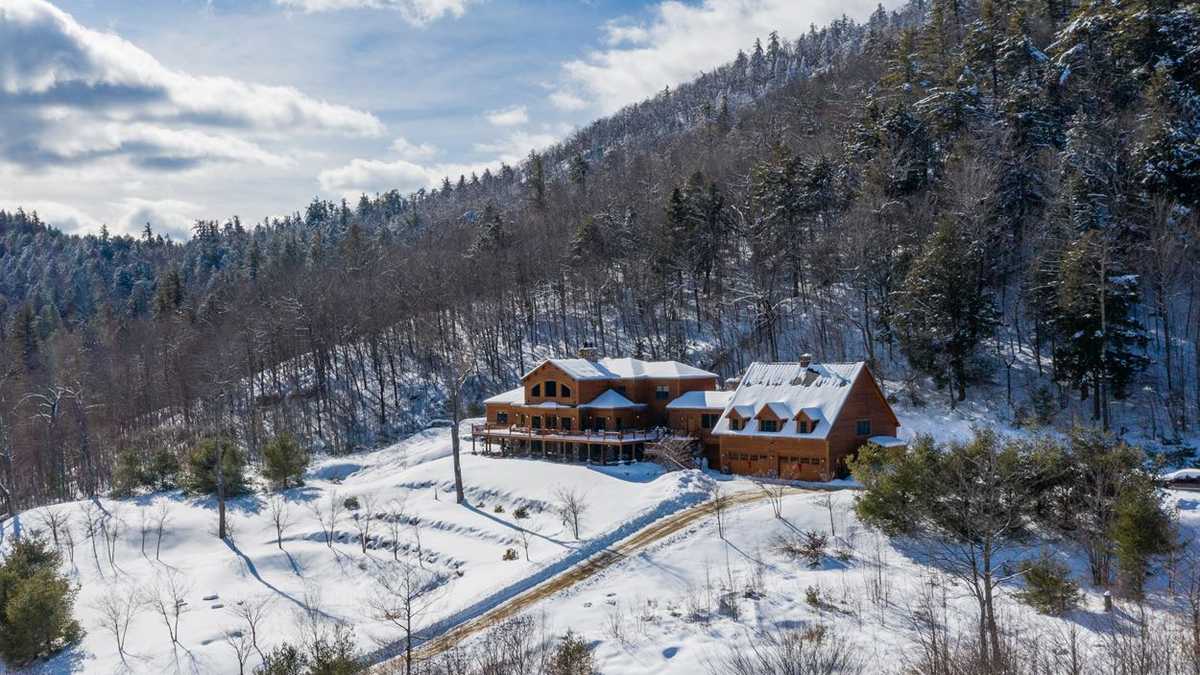 Mansion Monday Home on 87acre lot features views of Mount Washington