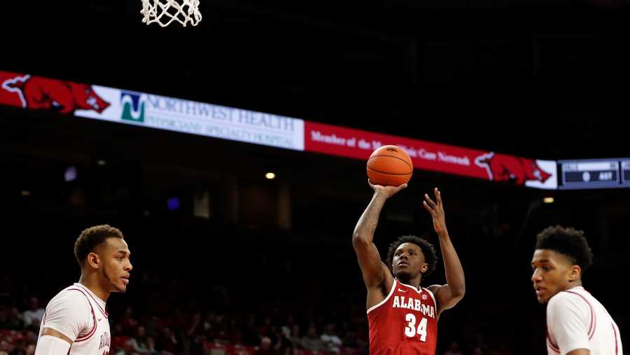 Gafford double-double sparks Arkansas past Alabama, 82-70