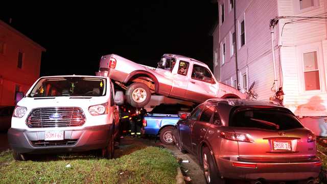Pickup truck lands on top of vehicles in Brockton, Massachusetts - Vimarsana News