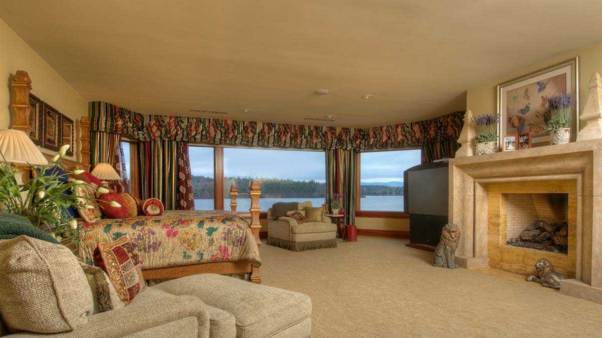 Remarkable home for sale Lake Winnipesaukee for 9.5M