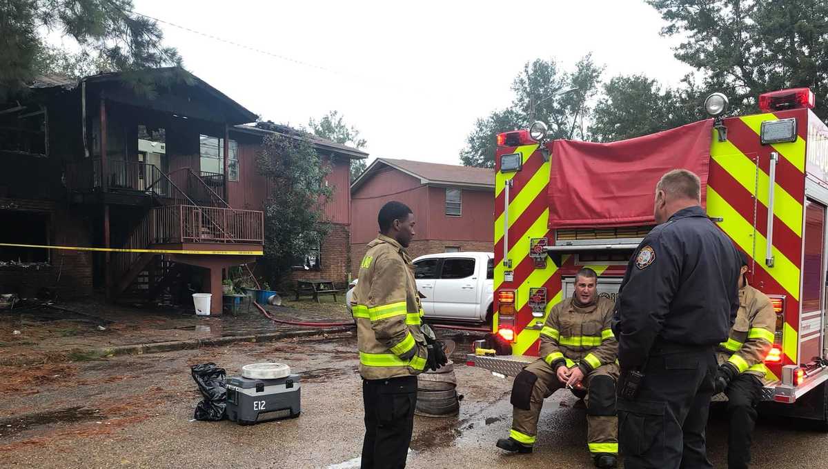 One dead, two injured in apartment fire