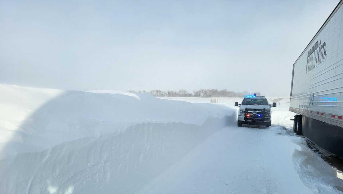 Saunders County people stranded, first responders work to save