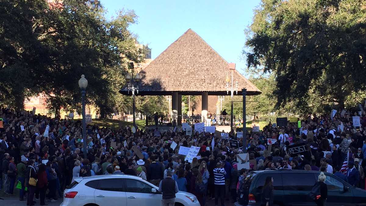 Crowds in New Orleans protest President Trump’s order on immigration