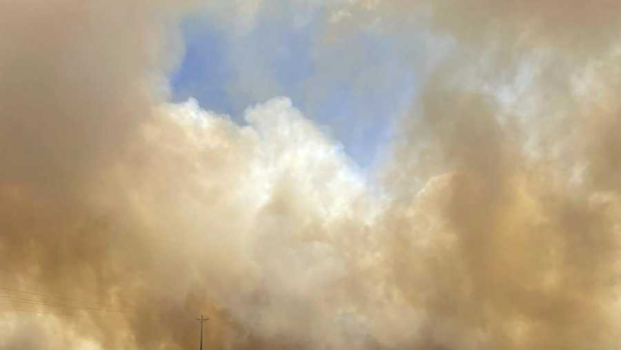 Nebraska wildfires kill exfire chief, hurt 15 firefighters