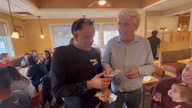 '$1,000 Breakfast Club' hopes to inspire others to tip generously - Vimarsana News
