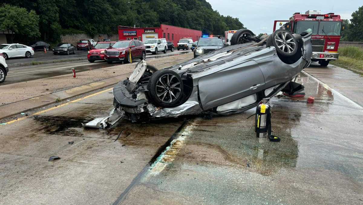 One person in the hospital after rollover crash in Leetsdale