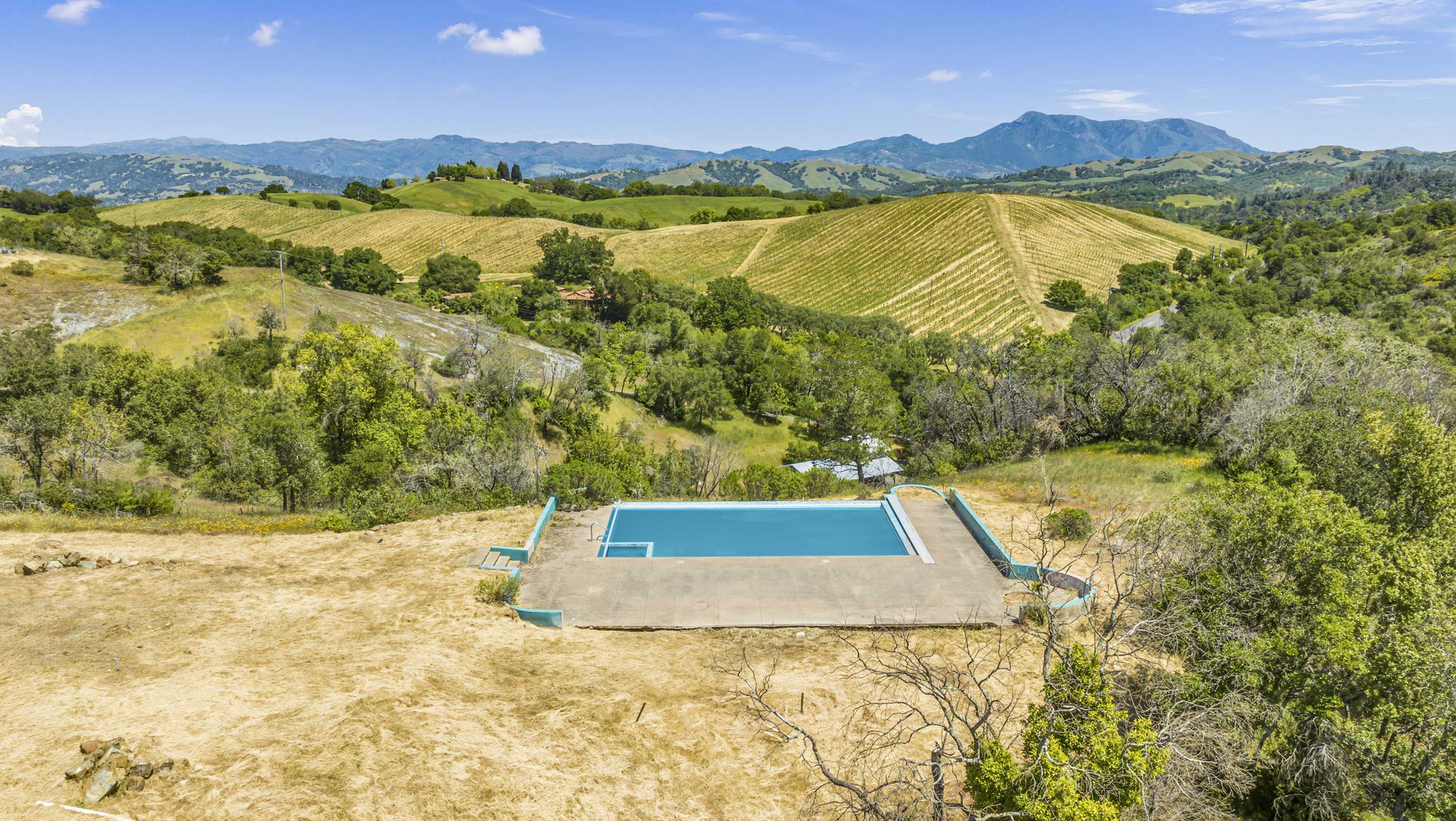 $2 million for a pool? Check out this CA wine country property listing - Vimarsana News