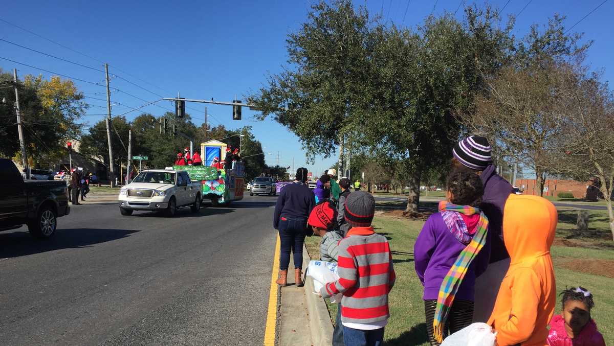 Westbank rolls with NOMTOC Christmas Parade